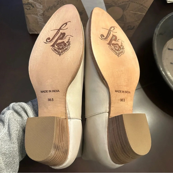 NIB Free People Charm Double V Ankle Boot Ecru/Bone Leather Size 38.5 - Picture 7 of 14